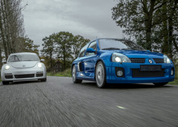 Renault Clio V6 vs Volkswagen Beetle RSi